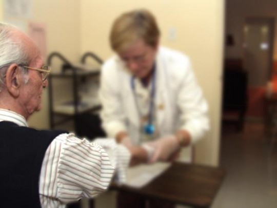 Ajout de 200 millions $ en soins et services aux aînés: trop peu selon la FSSS