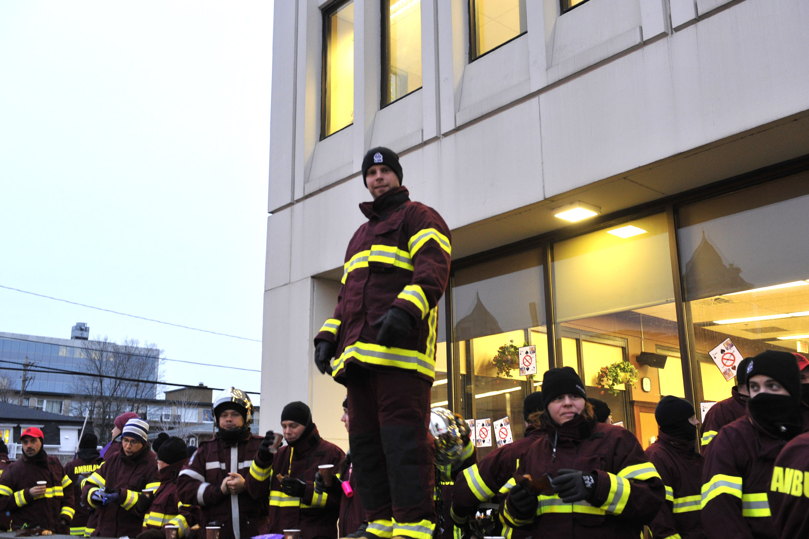 Les paramédics demandent le respect et la reconnaissance de leur contribution