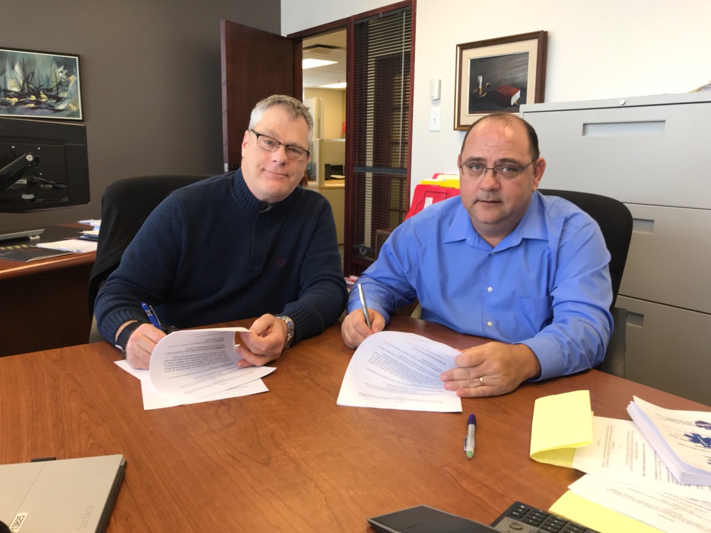 Signature d’une lettre d’entente sur l’échelle de salaire de RMU